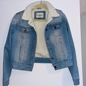 Jean jacket with Sherpa lining